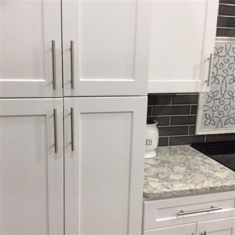 9 Center To Center Bar Pull White Shaker Kitchen Cabinets Remolding Kitchen White Shaker