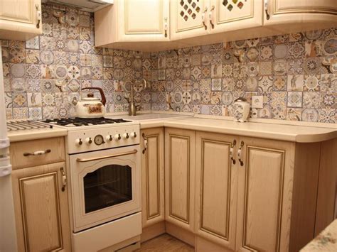 Дизайн фартука для кухни из плитки: варианты оформления, 75 фото