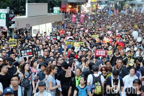 港七一或爆衝突 港媒：警方部署逾3千警力因應 世界新聞網