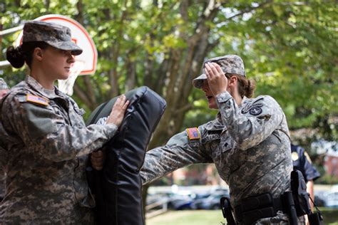 Baton Training Soldiers Of The 289th Military Police Compa Flickr