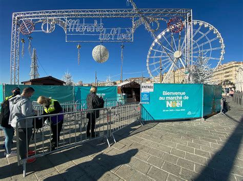 Les Chalets En Bois De Retour Sur Le Vieux Port De Marseille Pour Le