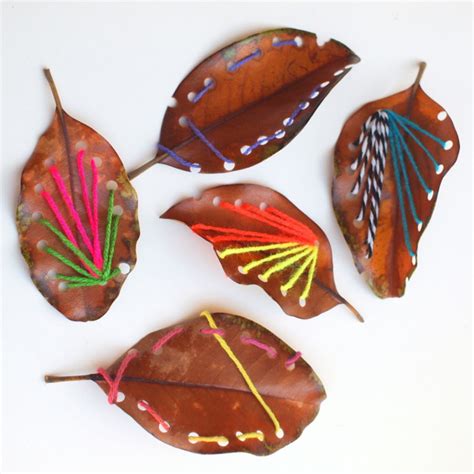 10 Creative DIY Fall Leaf Crafts For Kids - Shelterness