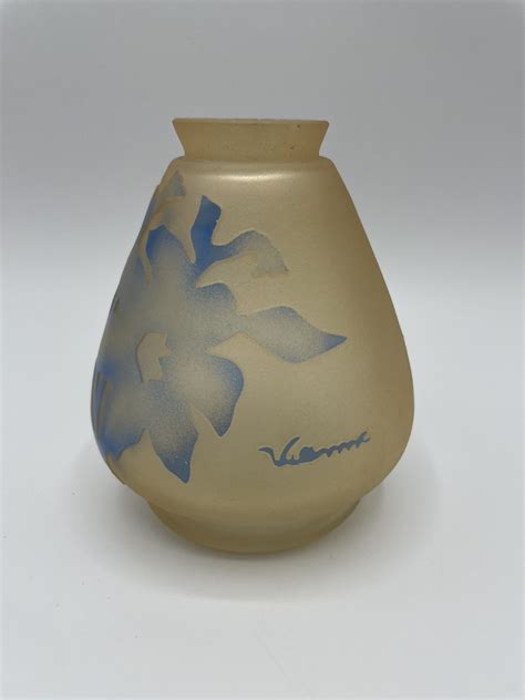 Petit vase en pâte de verre jaune Verrerie de Vianne Ressourcerie