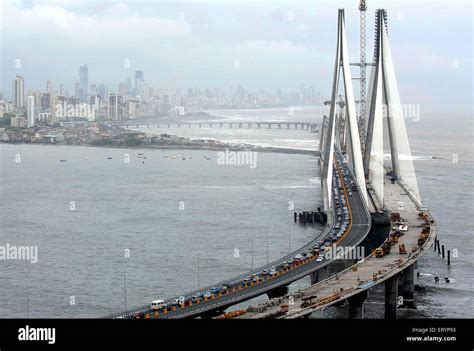 Opening day of Bandra Worli Rajiv Gandhi sea link bridge ; Bombay ...