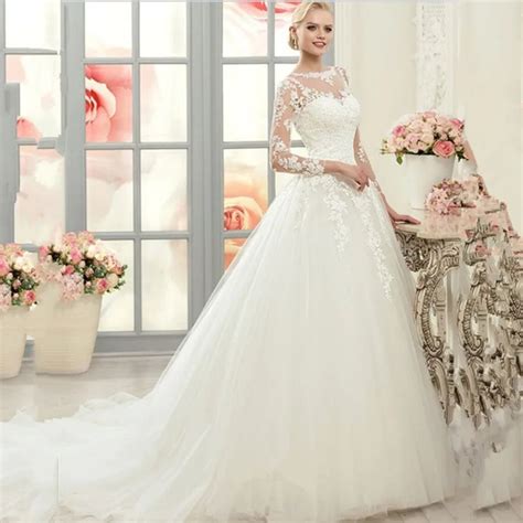 Elegant White Lace Ball Gown Wedding Dresses With Long Sleeves Scoop Dress Bride Sweep Train