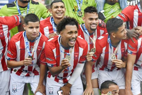 Maricá FC conquista inédito acesso à Série A do Campeonato Carioca