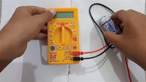 How To Test V Battery Cell Using Multimeter Measure Voltage Youtube