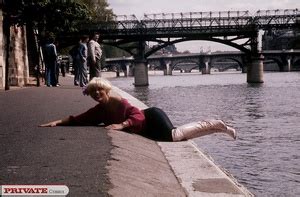 Indulging Blonde Expose Her Luscious Boobs And Ravishing XXX Dessert