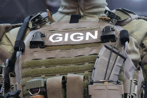 Justice Et Reconnaissance Acquittement Dun Gendarme Du Gign Symbole