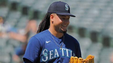 Luis Castillo agrees to huge contract extension with Mariners