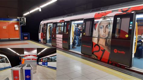 Recopilatorio De Serie 3000 Vinilado De Spotify En El Metro De Madrid