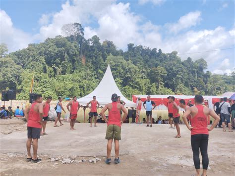 Prajurit Yonmarhanlan Ii Mengikuti Perlombaan Festival Dragon Boat