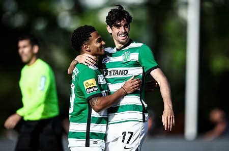 Hat Trick For Trinc O As Sporting Cp Beat Casa Pia At Est Dio Nacional