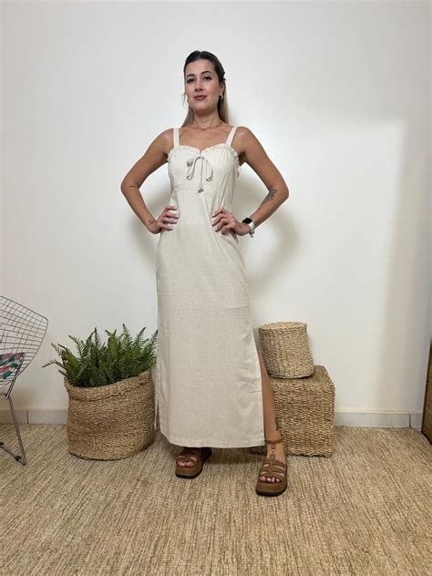 VESTIDO LONGO EM LINHO C BABADINHO NO BUSTO SALE Marikitta Roupas