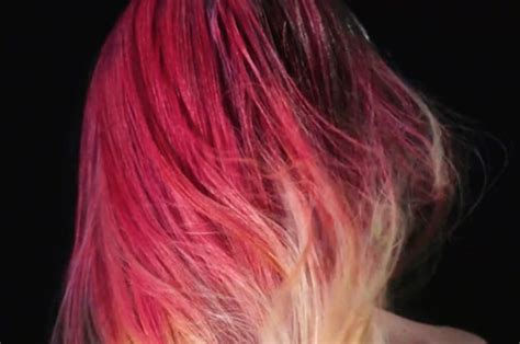 This Amazing Color-Changing Hair Dye Is Like Hypercolor For Your Hair