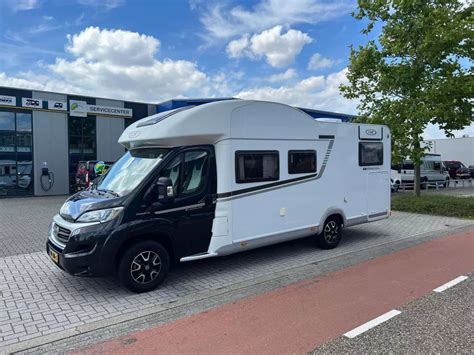 Lmc Black Edition G Enkele Bedden Hefbed Bij Camperdream Nl Te