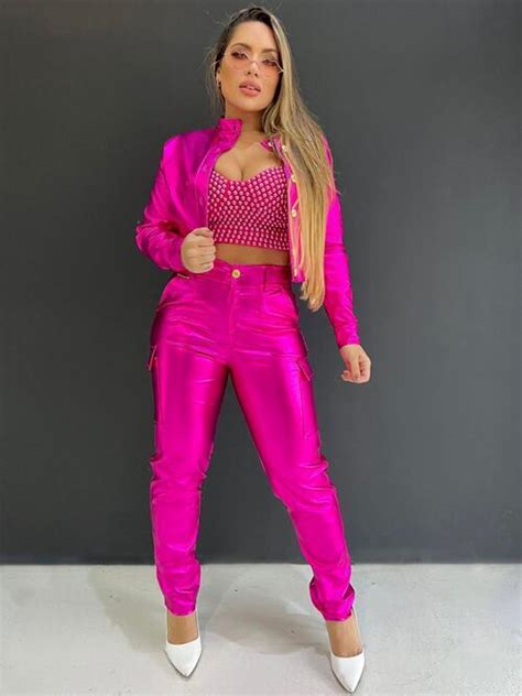 Jaqueta Cropped Sarja Resinado Rosa Neon