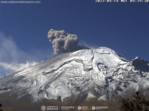 El volcán Popocatépetl emite 179 exhalaciones cinco explosiones y 170