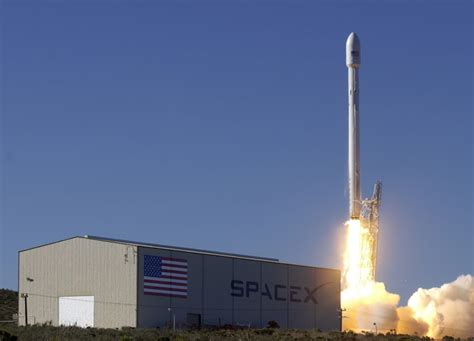 SpaceX Has Narrowed Down The Cause Of Falcon 9's Explosion Last Month