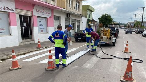 Faixas de segurança recebem revitalização na rua Marechal Floriano Peixoto