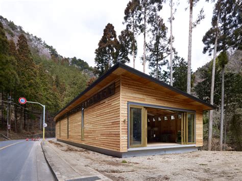 Workshop In The Forest By Atelier Haretoke Is Built From Local Japanese