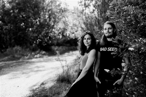 Authentisches Paarshooting Im Wald And Kieswerk Lichtmädchen Fotografie