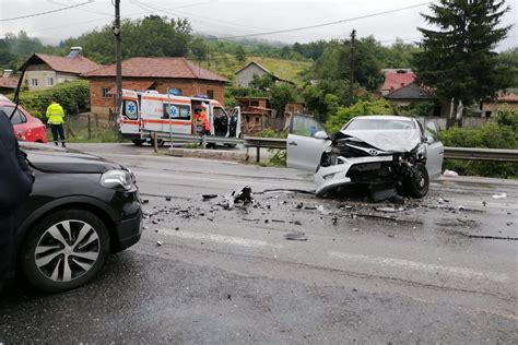 Accident cumplit pe DN1 după un impact frontal violent O persoană și