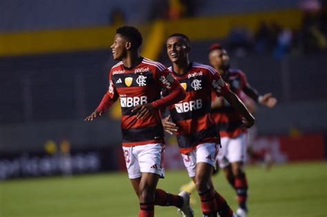 Vídeo Atacante Do Flamengo Dá Adeus Ao Clube Através Das Redes Sociais