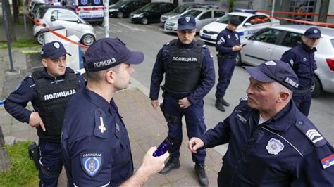 Tiroteo En Escuela De Serbia Deja 9 Muertos Entre Ellos 8 Niños Hay