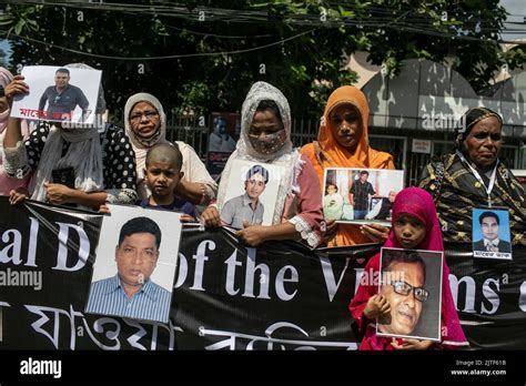 Dhaka Bangladesh 30th Aug 2022 Kids And Women Hold Pictures Of