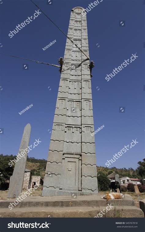 Obelisk King Ezana Famous Landmark Axum Foto de stock 549767818 ...