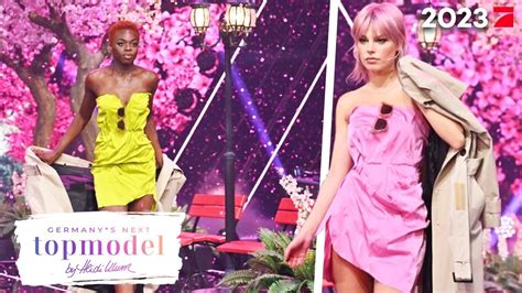 Neue Regeln Im Finale Beim Ersten Catwalk Müssen Die Models Rückwärts