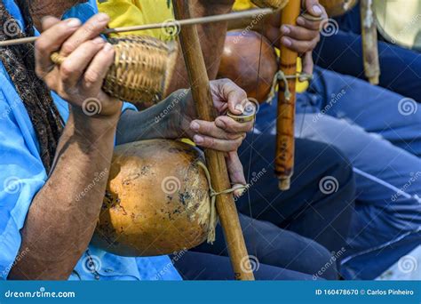 Pelo Som Do Berimbau Librain