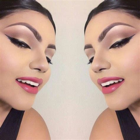 Winged Eyeliner With Red Lips