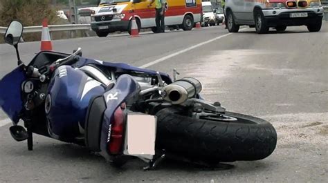 Dos Motoristas Fallecidos Y Una Herida Grave En Sendos Accidentes De Tráfico En Granada Y Cádiz