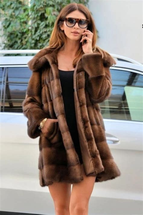 Full Pelt Luxury Real Mink Fur Women Coat With Big Hood Fashion Winter