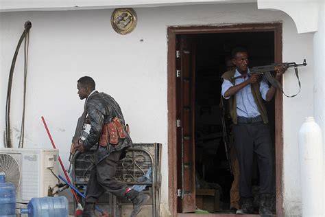 Mogadishu Siege Al Shabaab Islamist Militants Trap Somali Government