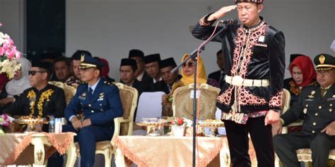 Pakai Baju Adat Tolaki Pj Wali Kota Kendari Jadi Inspektur Upacara