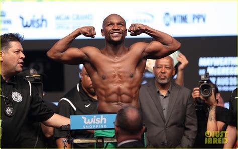 Conor Mcgregor And Floyd Mayweather Face Off At The Weigh Ins Ahead Of Big Fight Photo 3945650