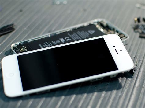 How To Replace A Cracked Screen On An Iphone 5 Imore