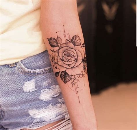 Tatuagem De Rosas No Antebra O Muitas Mulheres Est O Buscando Por Fotos