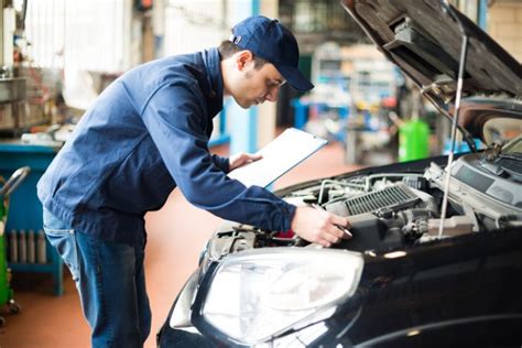 Conheça seus direitos ao comprar um carro defeito Smartia