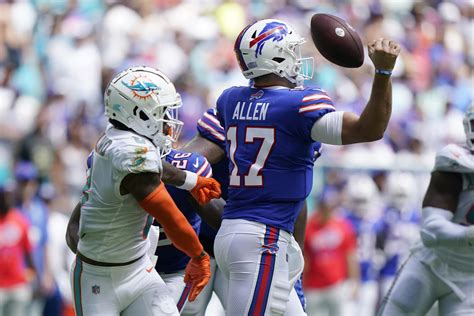 Dolphins Late Defensive Stands Led To Comeback Win Vs Bills Ap News