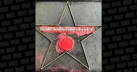 Red Hot Chili Peppers anuncia novo single lança rádio e vai pra calçada da fama A Rádio Rock