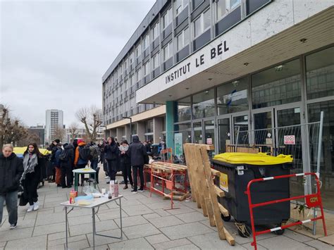 Strasbourg Linstitut Lebel Bloqué La Matinée Par Les étudiants