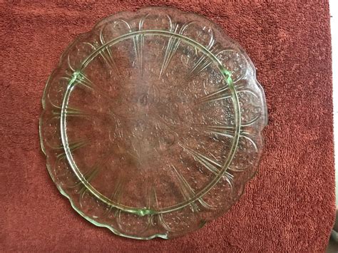 VINTAGE Light Green Depression Glass Footed Cake Platter 10 1 4 By 5 8