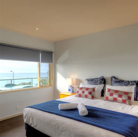 2 BEDROOM | Lorne Beachfront Acc