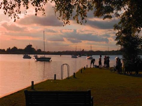 Oulton Broad The Gateway To The Norfolk Broads Holiday Cottages