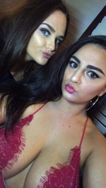 Deep Cleavage Porn Pic