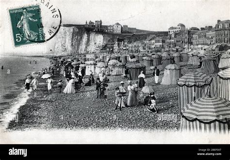 Belle Epoque Vue Sur La Plage De Mers Les Bains Mers Les Bains Dans